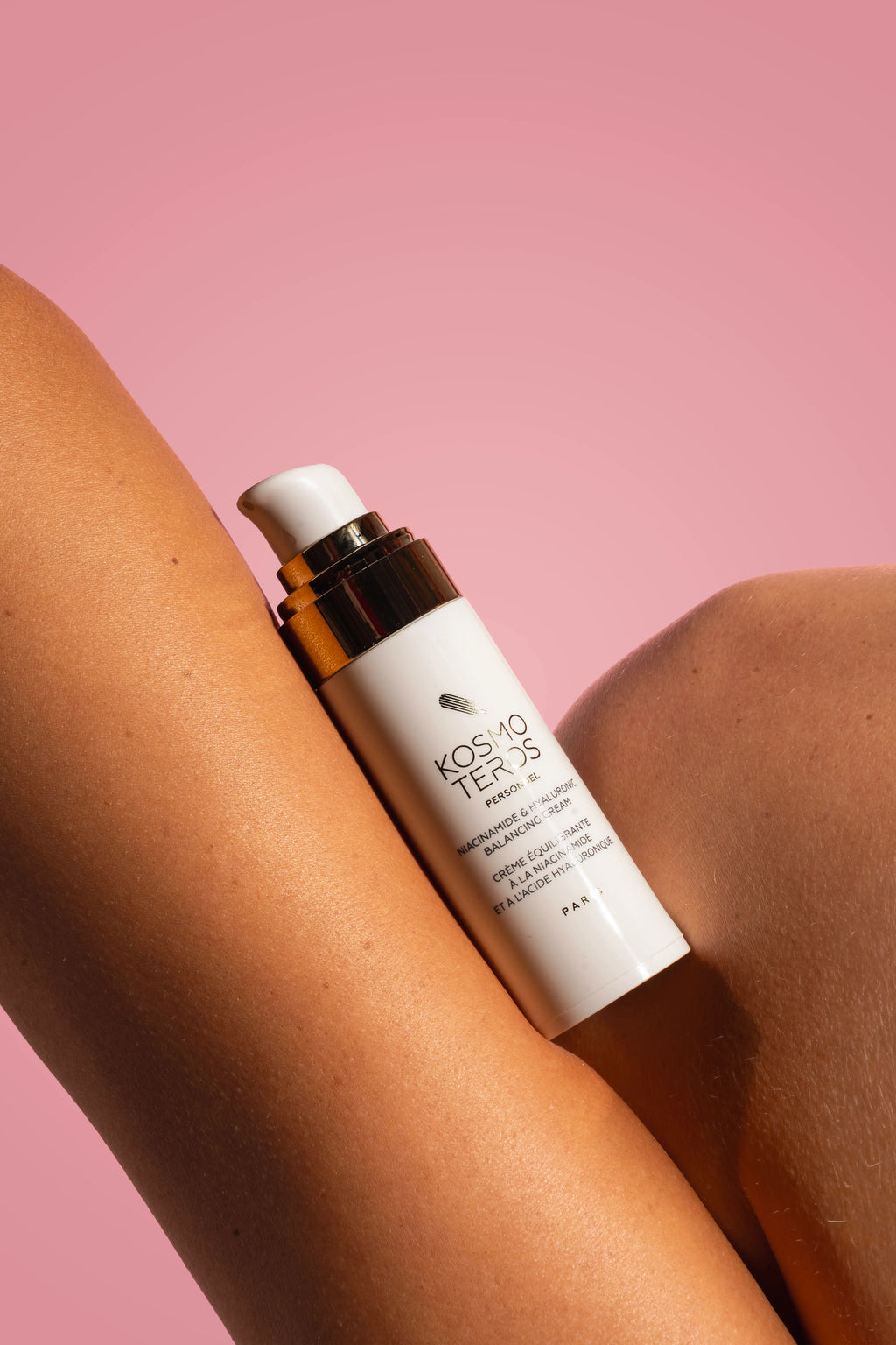 CRÈME ÉQUILIBRANTE À LA NIACINAMIDE ET À L'ACIDE HYALURONIQUE