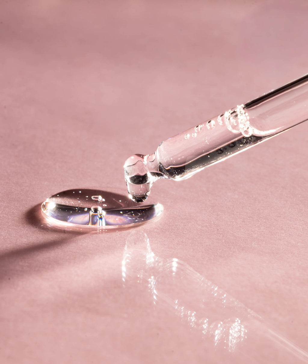 SÉRUM ÉQUILIBRANT À LA NIACINAMIDE ET À L'ACIDE HYALURONIQUE